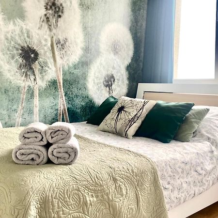 Airport Green Apartment Kl21 - Air Condition & Free Parking 바르샤바 외부 사진