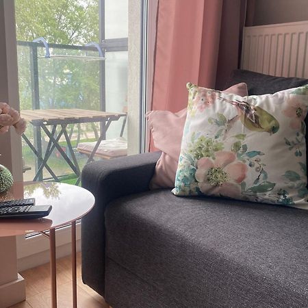 Airport Green Apartment Kl21 - Air Condition & Free Parking 바르샤바 외부 사진