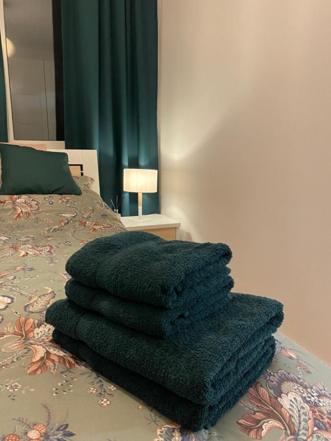 Airport Green Apartment Kl21 - Air Condition & Free Parking 바르샤바 외부 사진