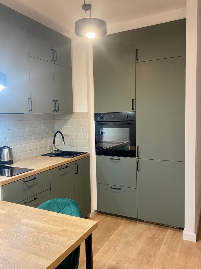 Airport Green Apartment Kl21 - Air Condition & Free Parking 바르샤바 외부 사진