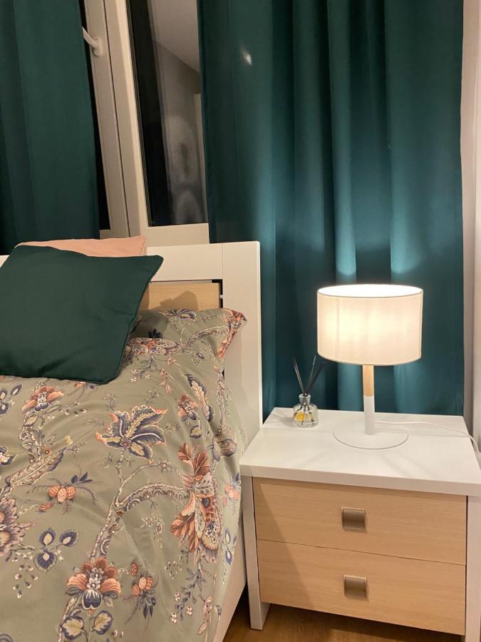 Airport Green Apartment Kl21 - Air Condition & Free Parking 바르샤바 외부 사진