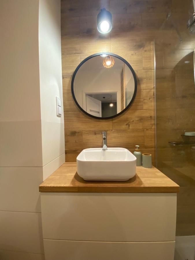 Airport Green Apartment Kl21 - Air Condition & Free Parking 바르샤바 외부 사진