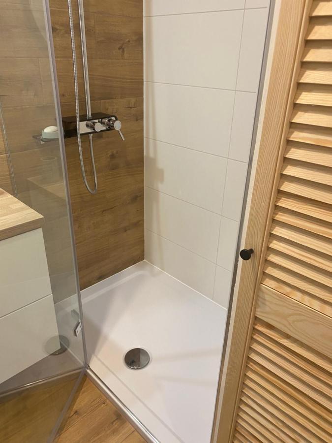 Airport Green Apartment Kl21 - Air Condition & Free Parking 바르샤바 외부 사진