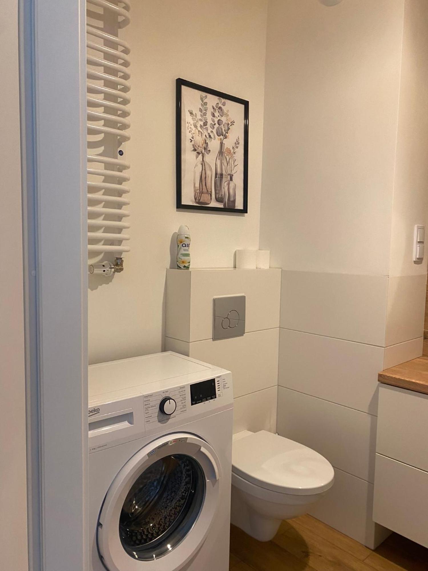 Airport Green Apartment Kl21 - Air Condition & Free Parking 바르샤바 외부 사진