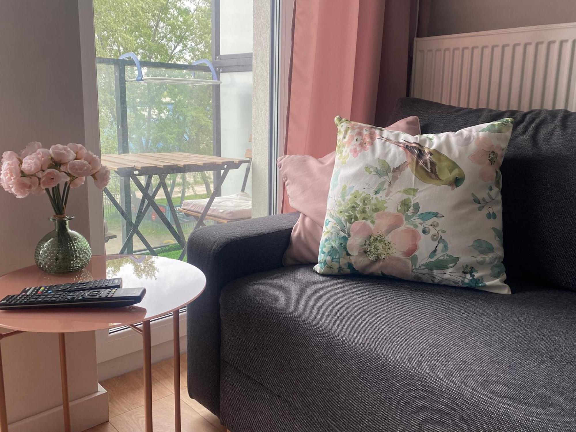 Airport Green Apartment Kl21 - Air Condition & Free Parking 바르샤바 외부 사진